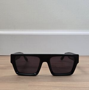 dezi | slick | square frame sunglasses | flat top | dark lenses